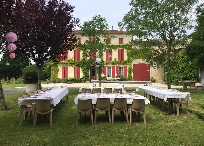 Salle De Reception Et Hebergements *