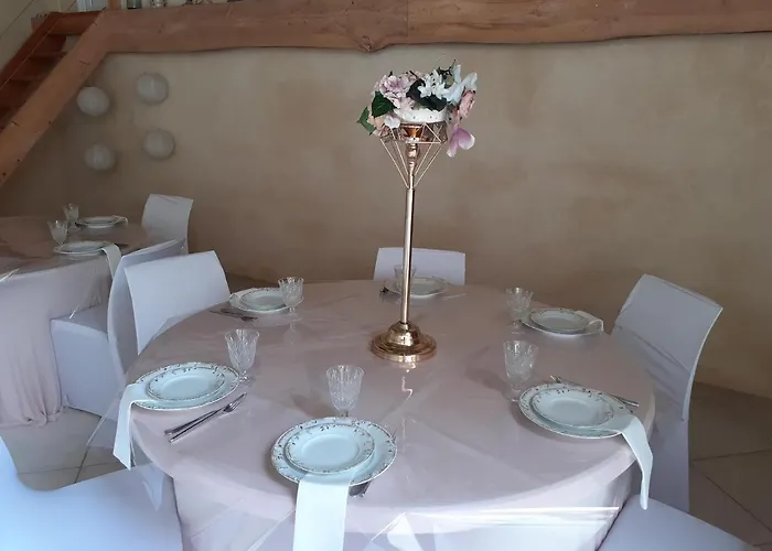 Salle De Reception Et Hebergements Villa Rouffignac